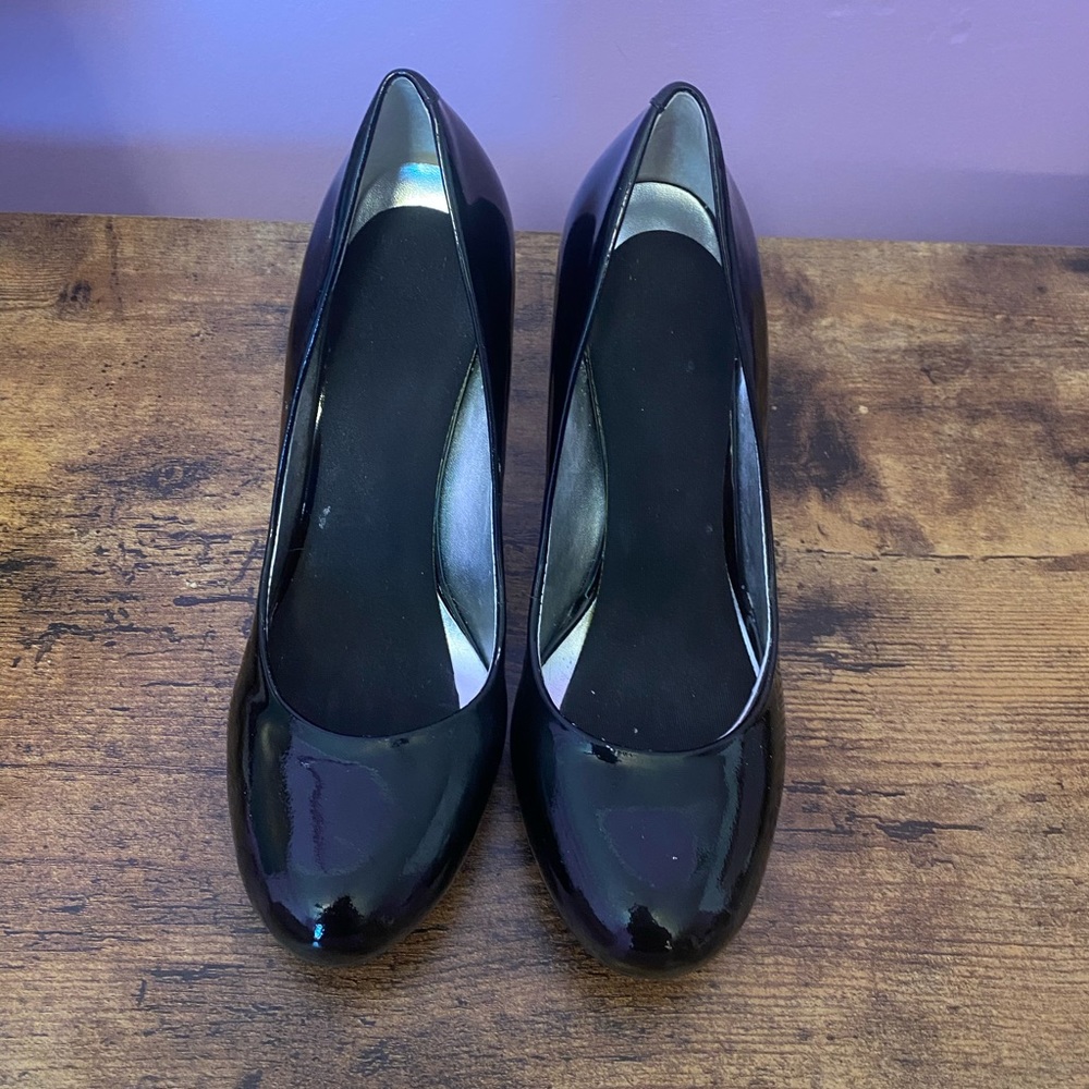 Jessica Simpson Size 8 Black Patent Leather Heels